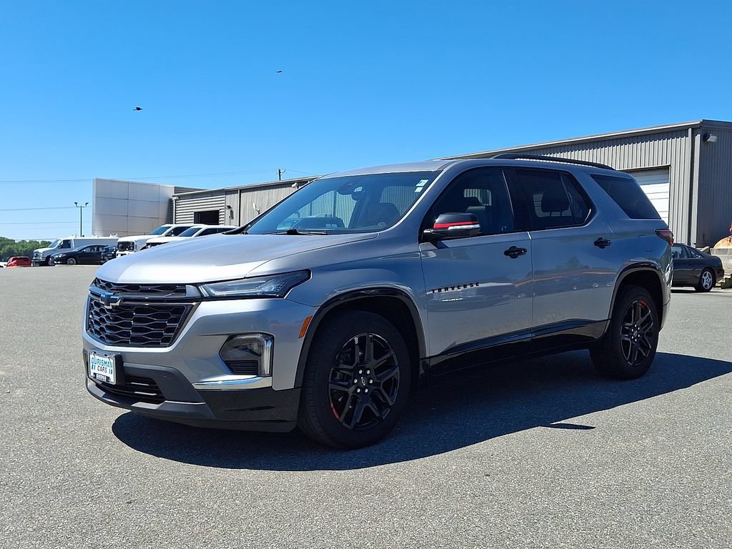Used 2023 Chevrolet Traverse Premier w/ Redline Edition AWD/4WD image 3