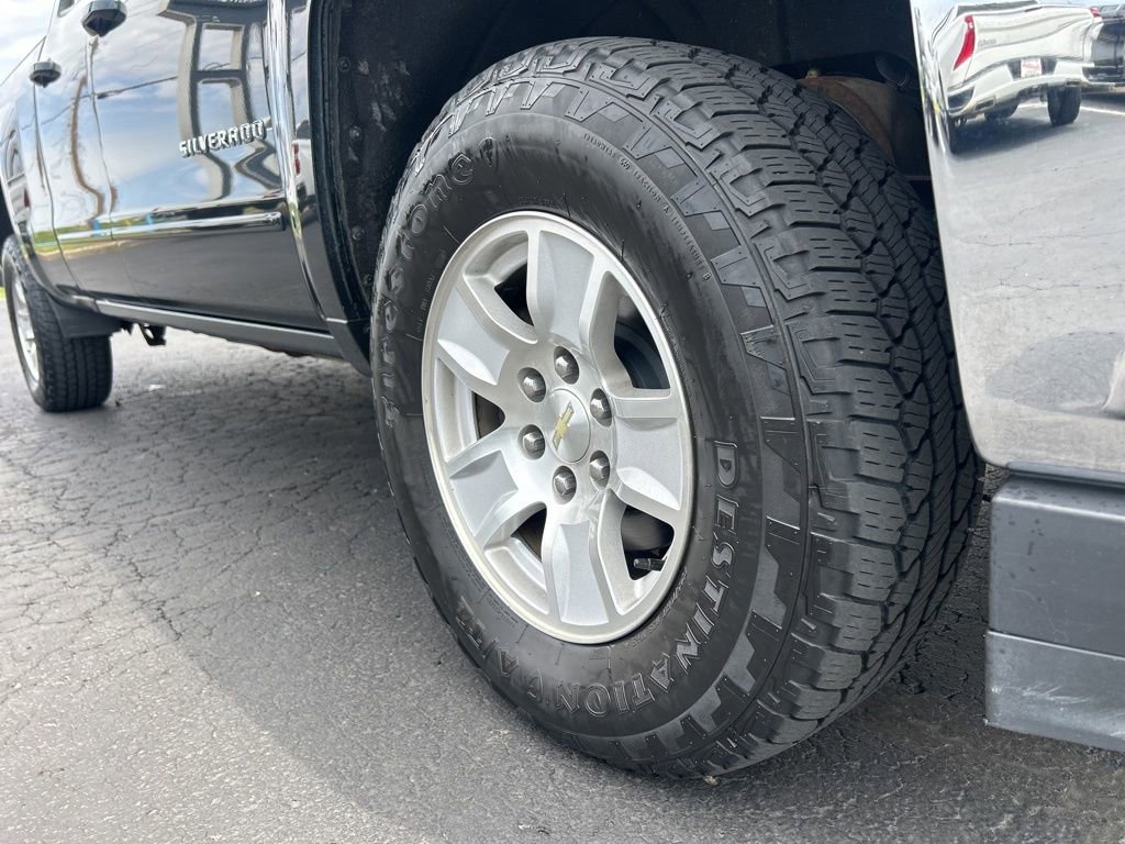 Used 2017 Chevrolet Silverado 1500 LT AWD/4WD image 11