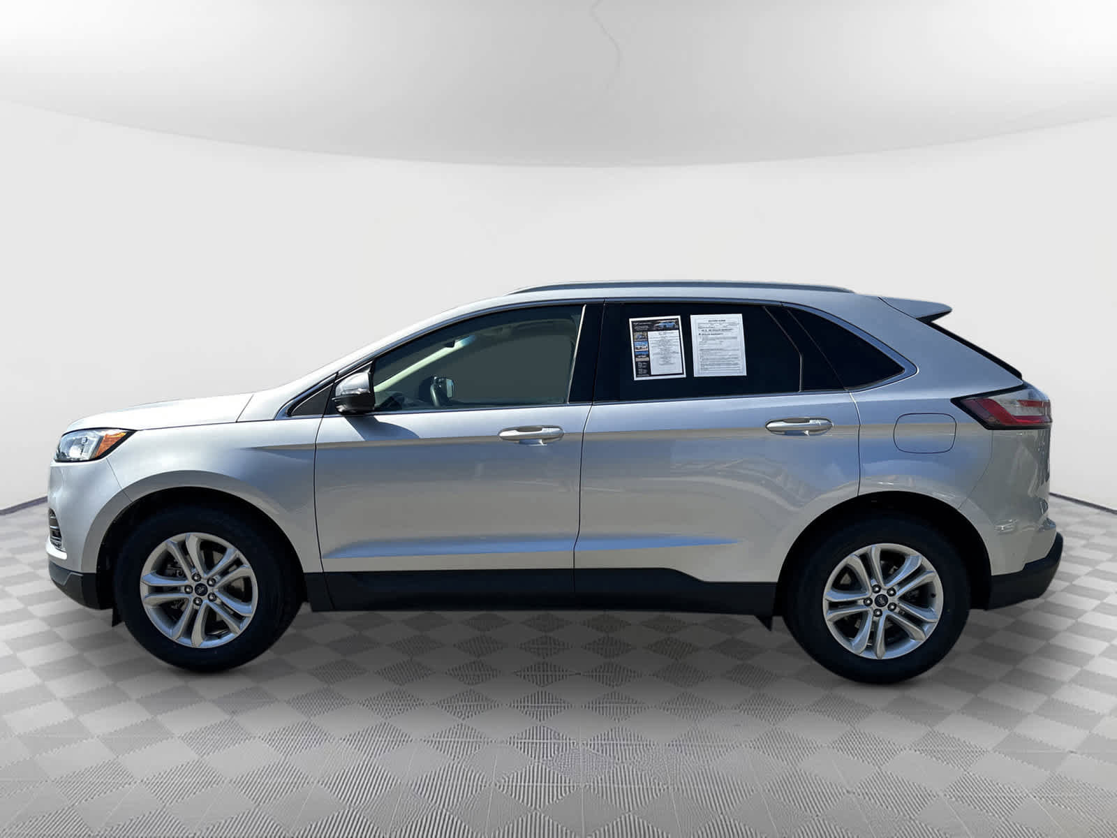 Used 2019 Ford Edge SEL w/ Equipment Group 201A image 4