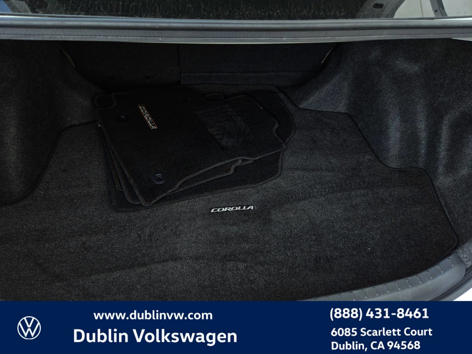 Used 2015 Toyota Corolla LE w/ Body Protection Package #2 FWD image 22