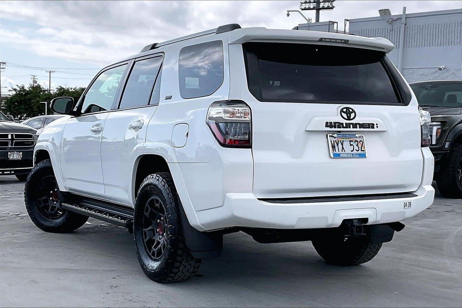 Used 2024 Toyota 4Runner SR5 Premium RWD image 4