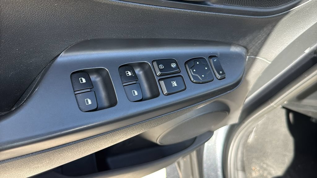 Used 2018 Hyundai Kona SE FWD image 20