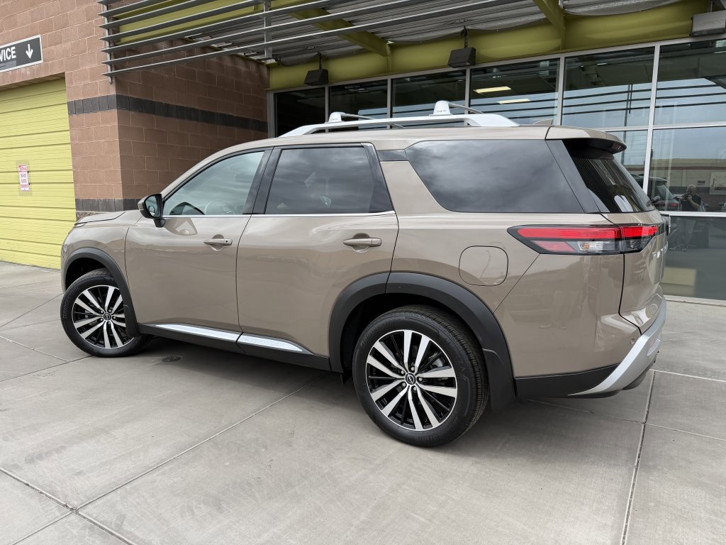 Used 2024 Nissan Pathfinder Platinum w/ Cargo Package image 5