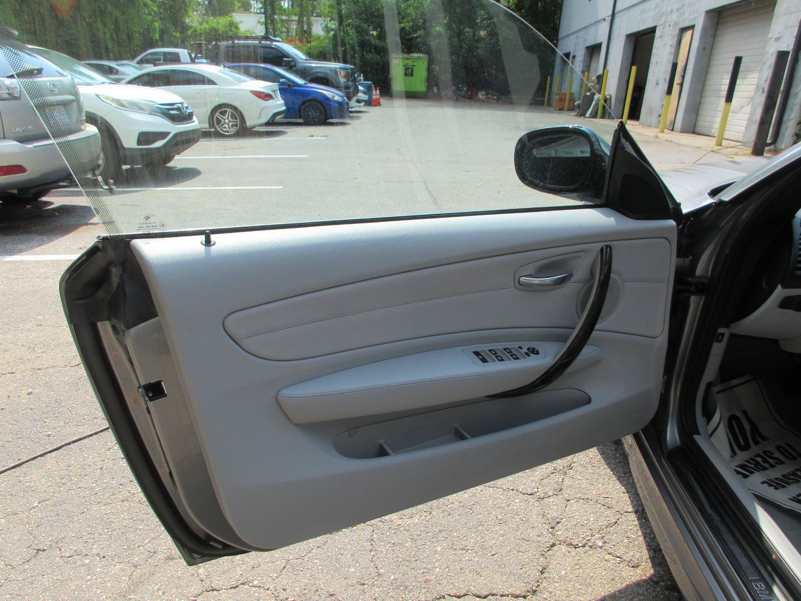 Used 2010 BMW 135i Convertible RWD image 10