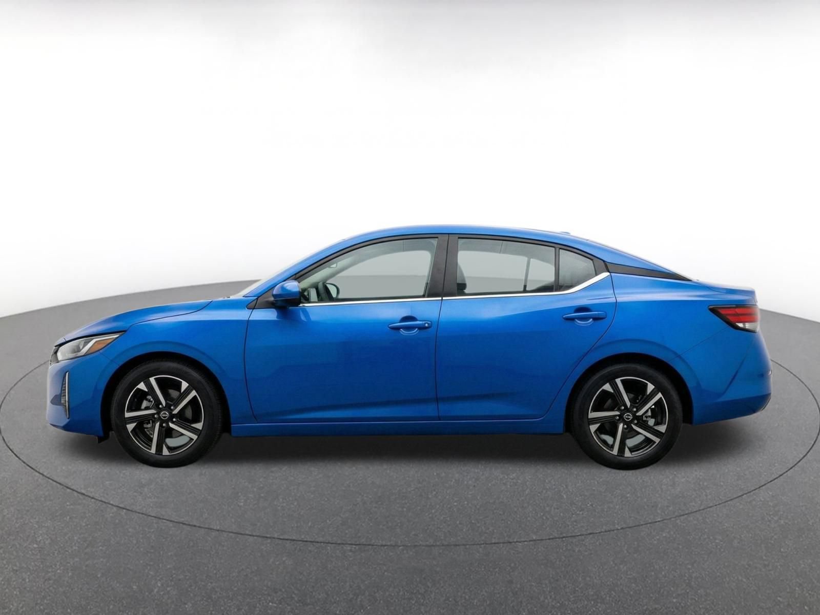 Used 2025 Nissan Sentra SV FWD image 4