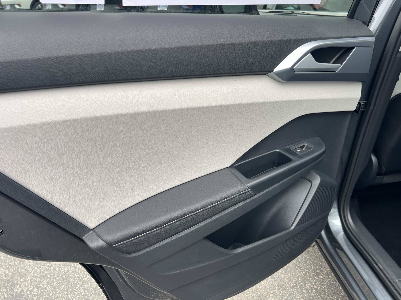 New 2026 Volkswagen Taos SE FWD image 20