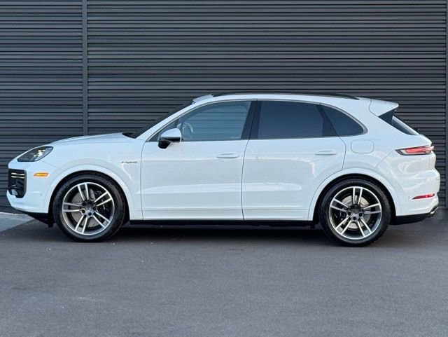 New 2026 Porsche Cayenne Turbo AWD/4WD image 2