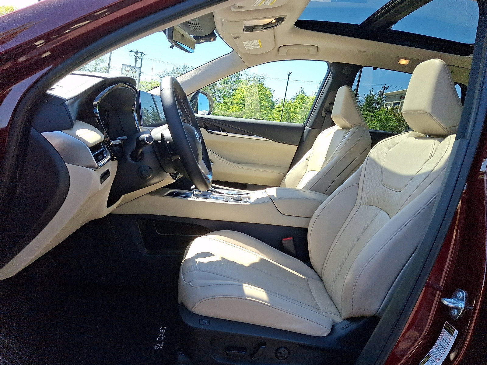 Certified 2025 INFINITI QX60 Sensory w/ Vision Package AWD/4WD image 14