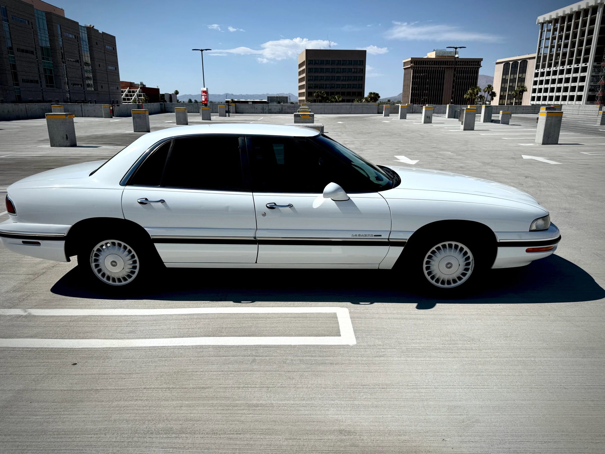 Used 1999 Buick Le Sabre Custom w/ Headliner Lighting Pkg FWD image 4