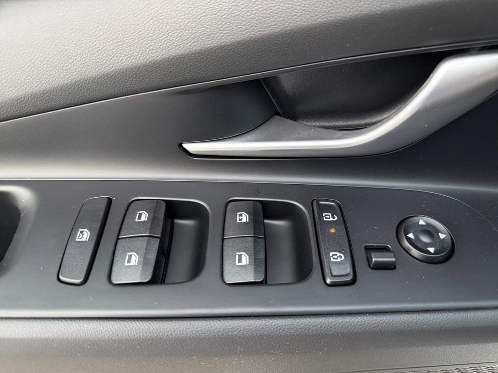 New 2026 Hyundai Elantra SE FWD image 25