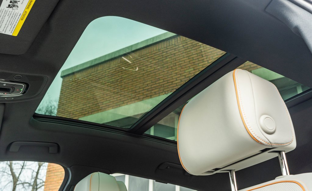 Used 2024 Audi Q8 e-tron Prestige image 12