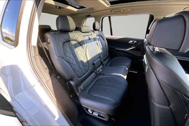 Used 2024 BMW X7 xDrive40i image 25