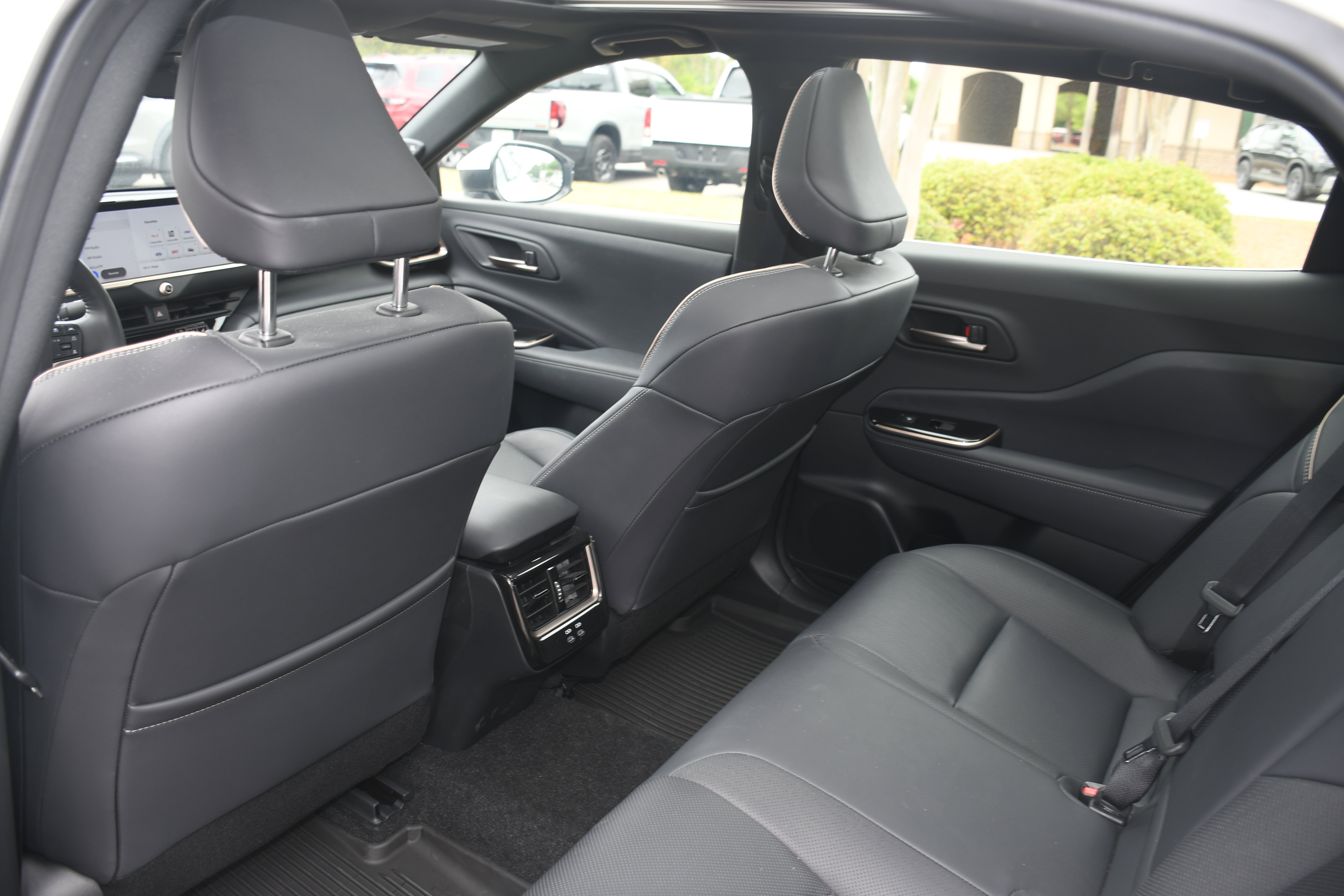 Used 2024 Toyota Crown Platinum AWD/4WD image 17