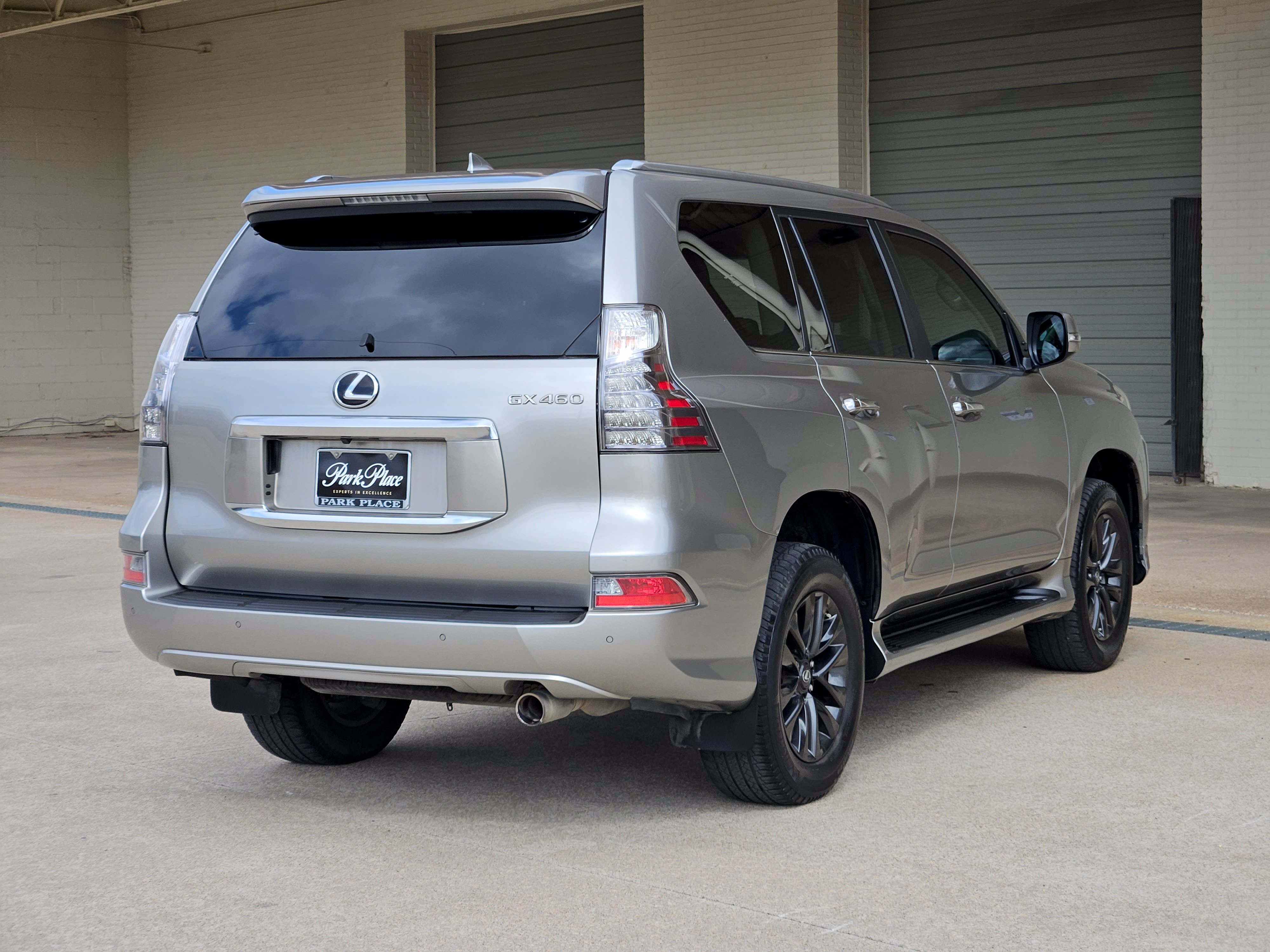 Used 2023 Lexus GX 460 Premium w/ Premium Package AWD/4WD image 9
