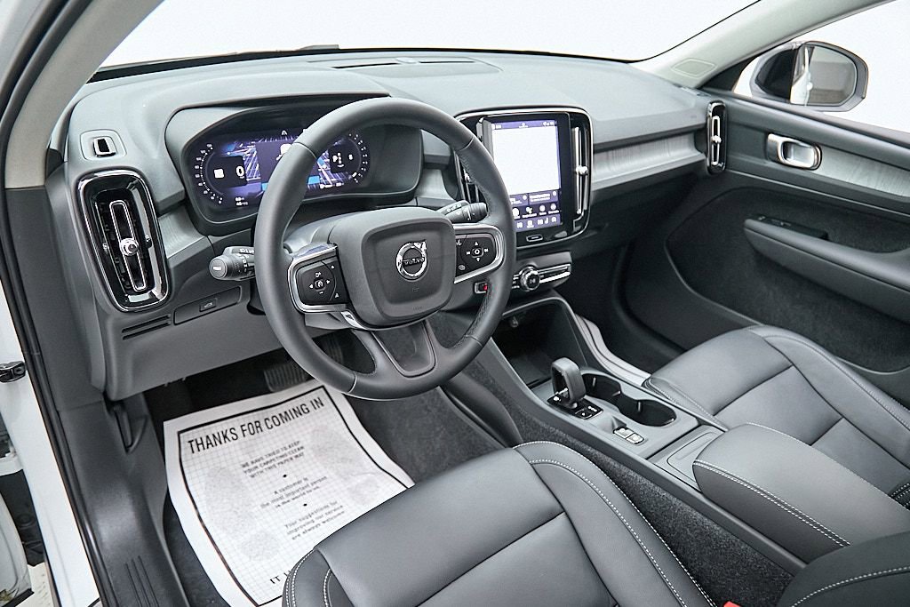 New 2026 Volvo XC40 B5 Core image 12