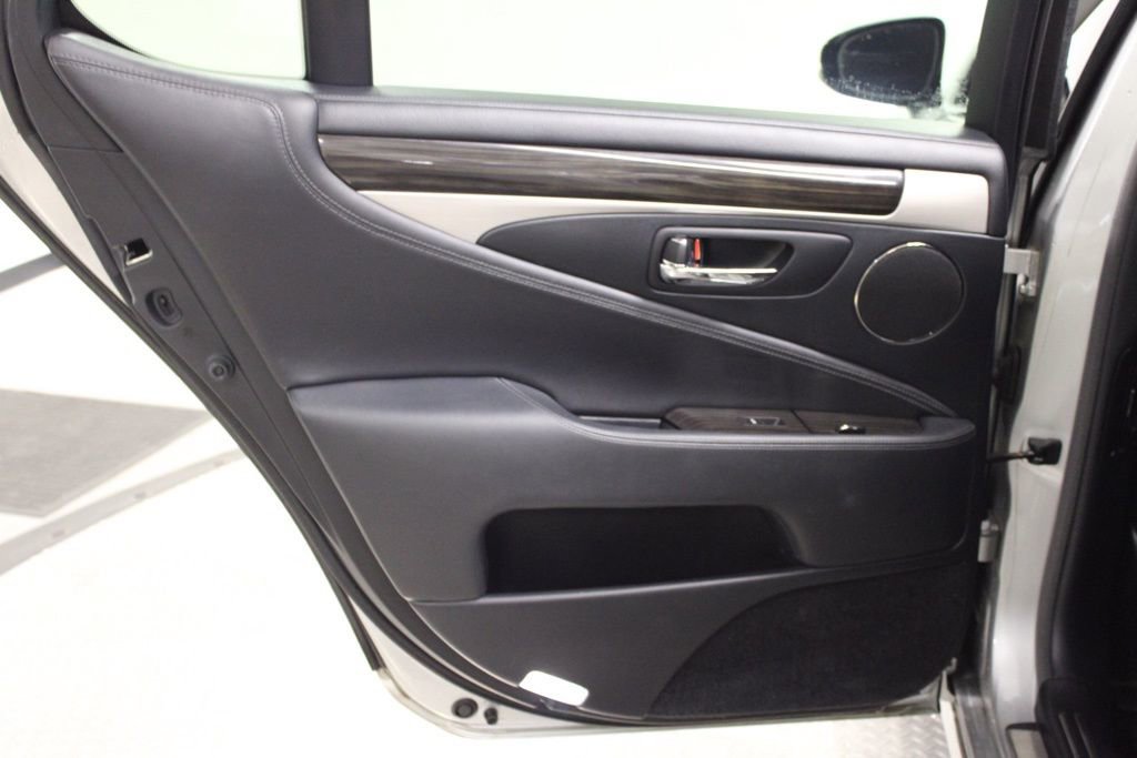 Used 2013 Lexus LS 460 AWD w/ Comfort Pkg image 35