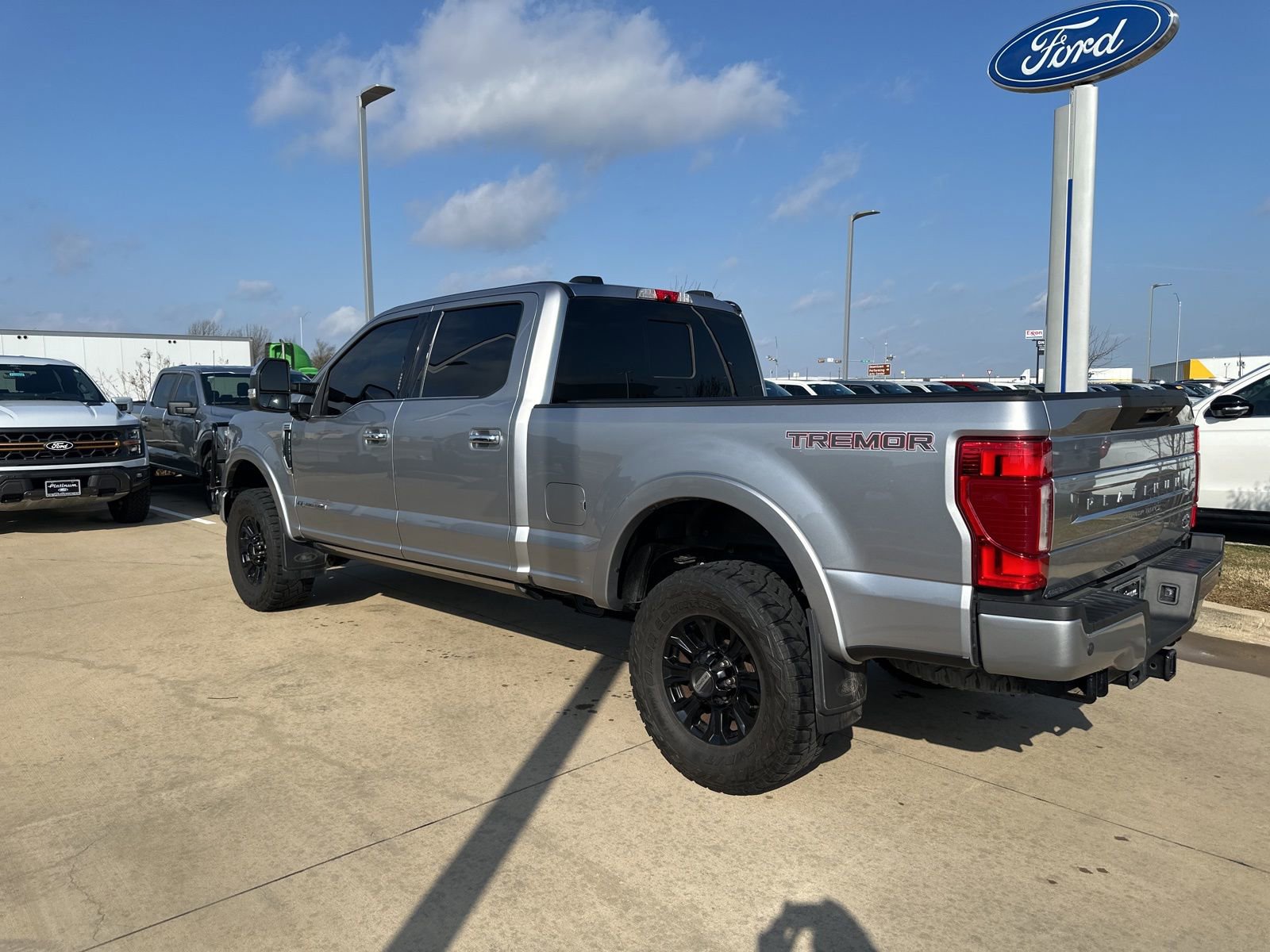 Used 2021 Ford F350 Platinum w/ Tremor Off-Road Package image 3