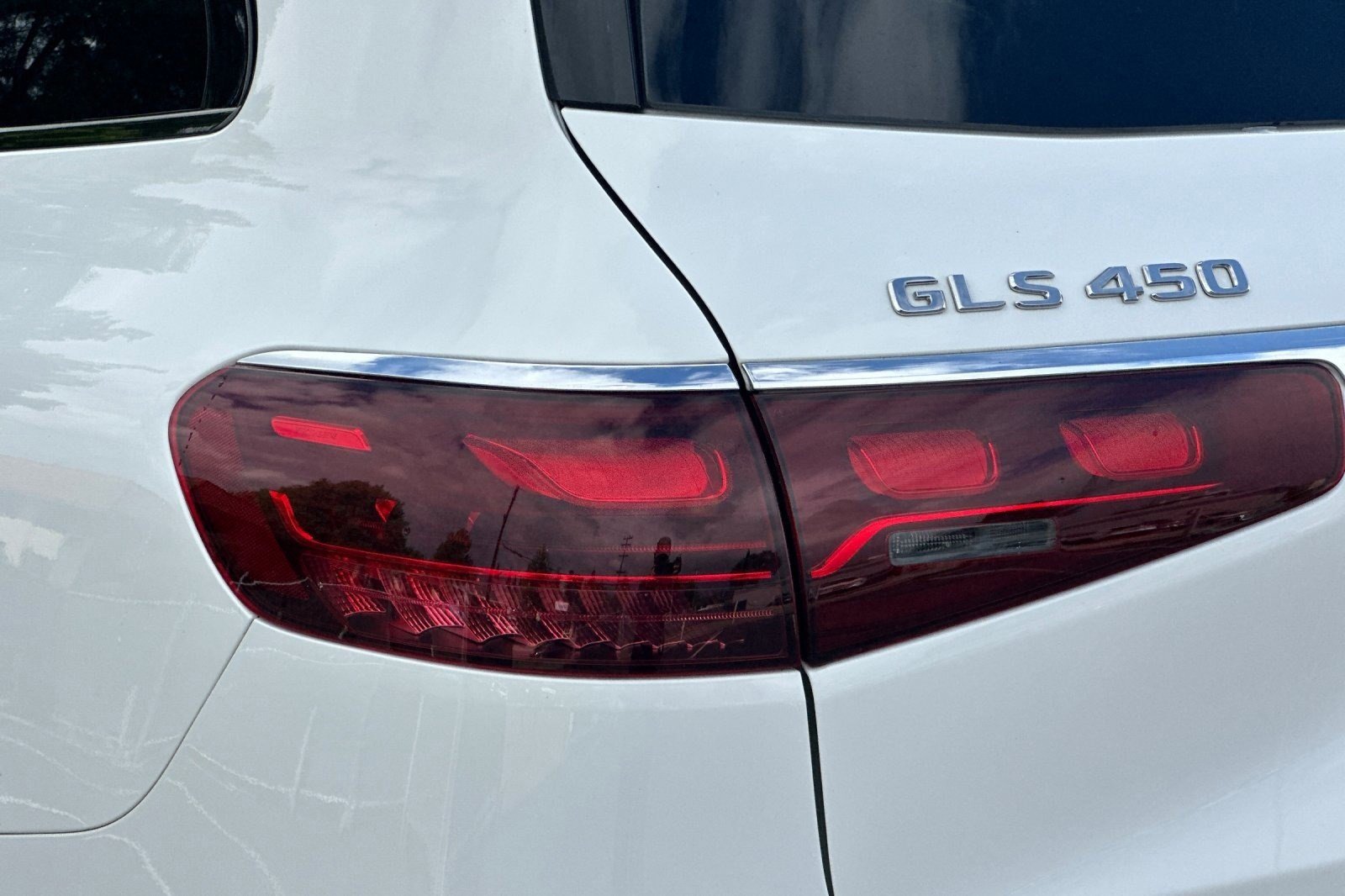 Used 2025 Mercedes-Benz GLS 450 4MATIC image 12