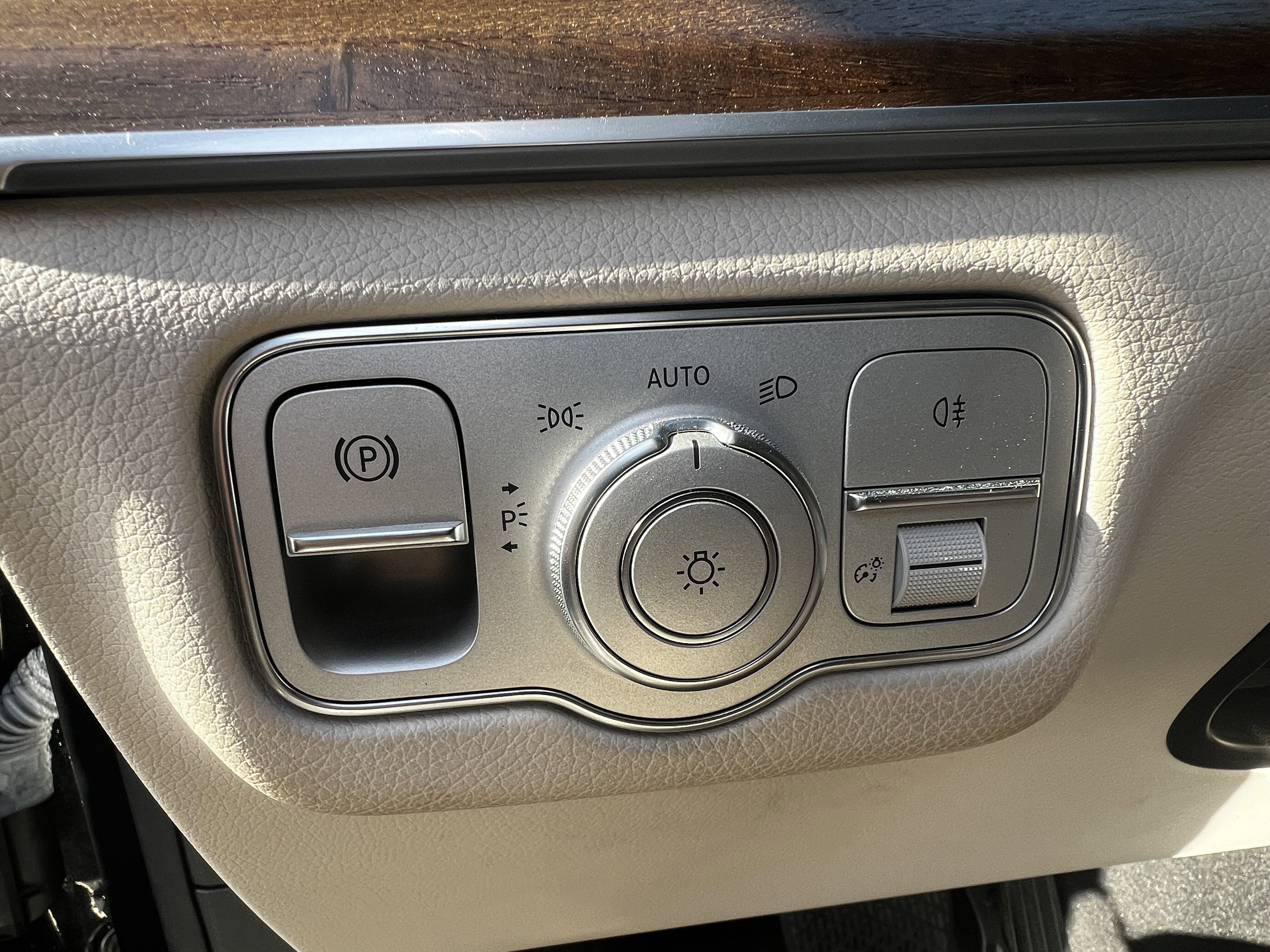 Used 2023 Mercedes-Benz GLS 450 4MATIC image 15