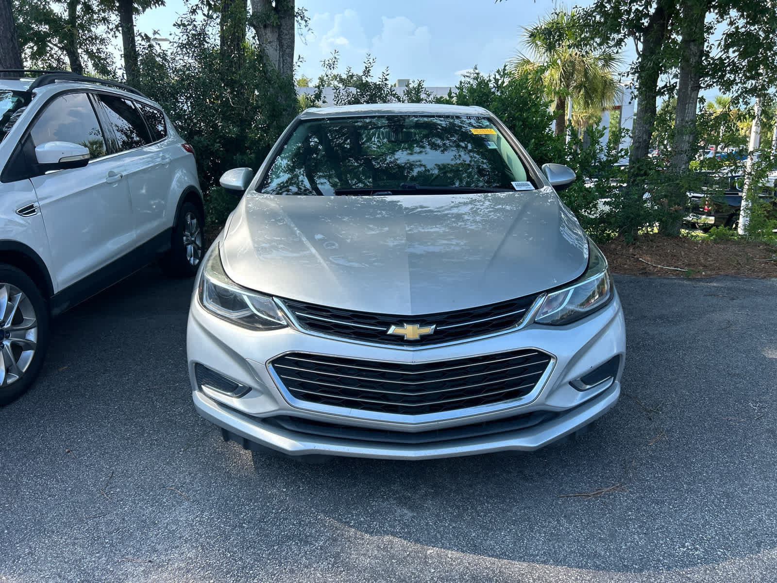 Used 2018 Chevrolet Cruze Premier FWD image 2