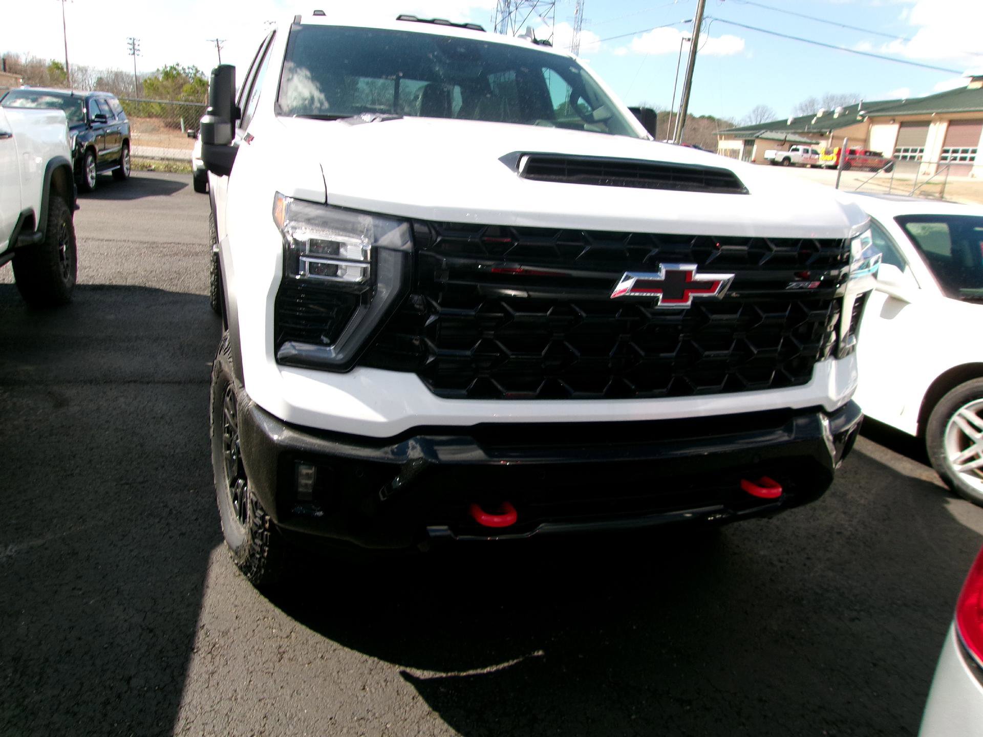 New 2026 Chevrolet Silverado 2500 ZR2 AWD/4WD image 11
