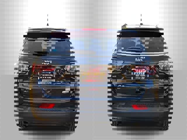 Used 2025 Jeep Compass Latitude image 7