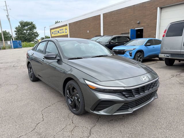 New 2026 Hyundai Elantra Sport FWD image 11
