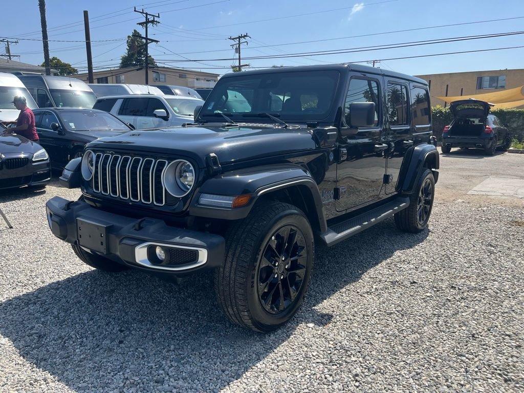 Used 2025 Jeep Wrangler Unlimited Sahara AWD/4WD image 1