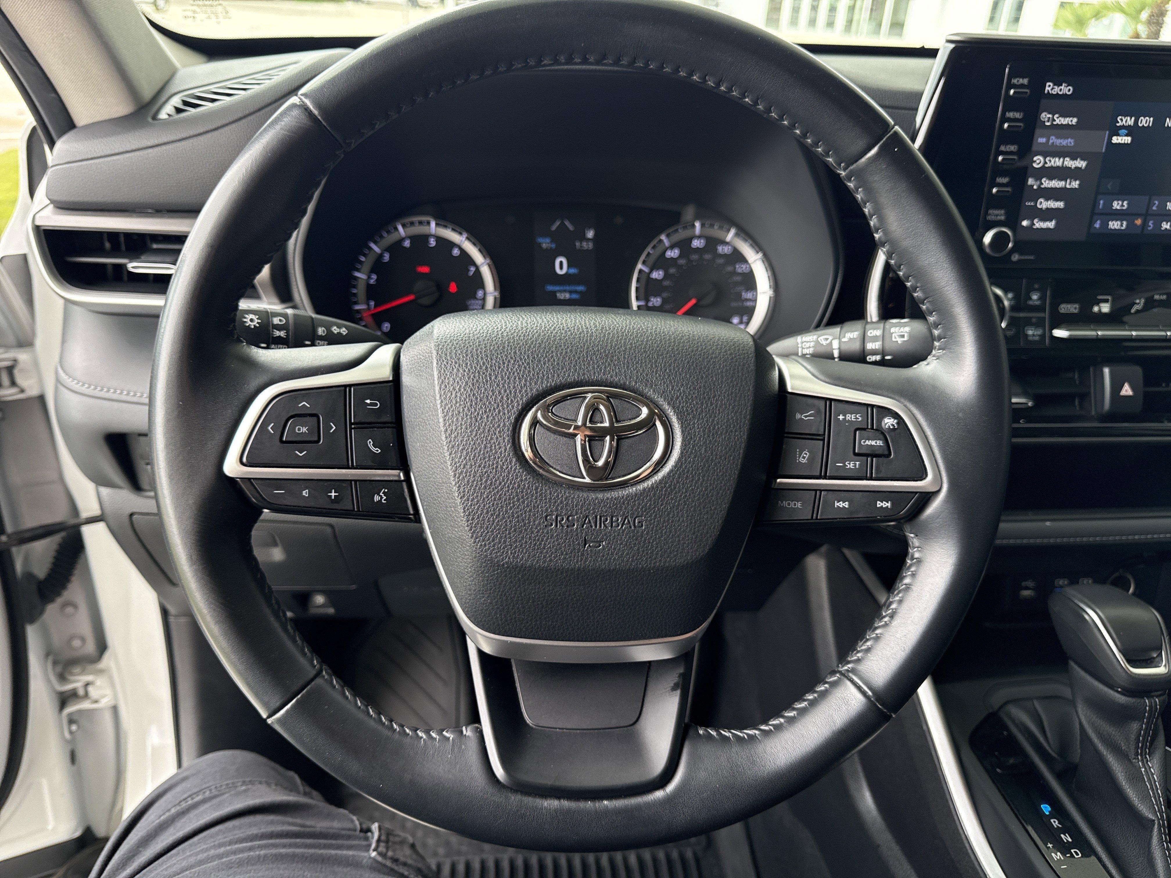 Used 2022 Toyota Highlander LE AWD/4WD image 20