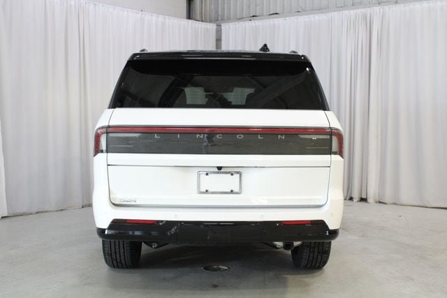 New 2027 Lincoln Navigator L Black Label w/ Black Label Special Edition AWD/4WD image 26