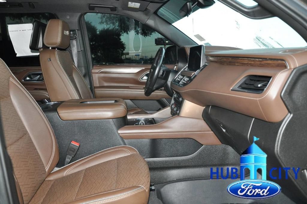 Used 2021 Chevrolet Suburban High Country w/ Premium Package RWD image 16