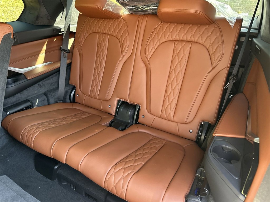 New 2026 BMW X7 M60i image 22