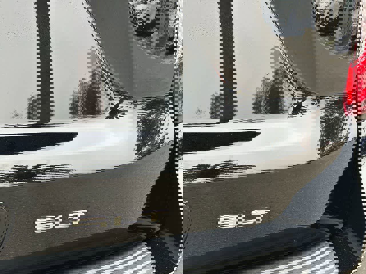 Used 2024 GMC Yukon SLT image 34