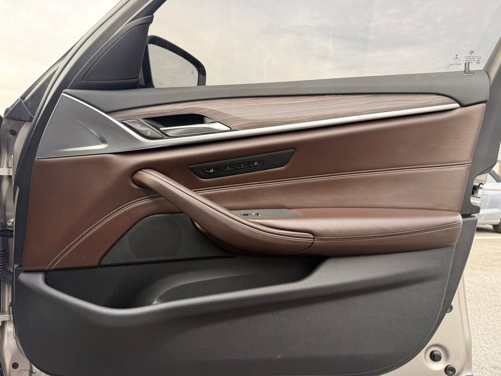 Used 2017 BMW 540i xDrive image 37