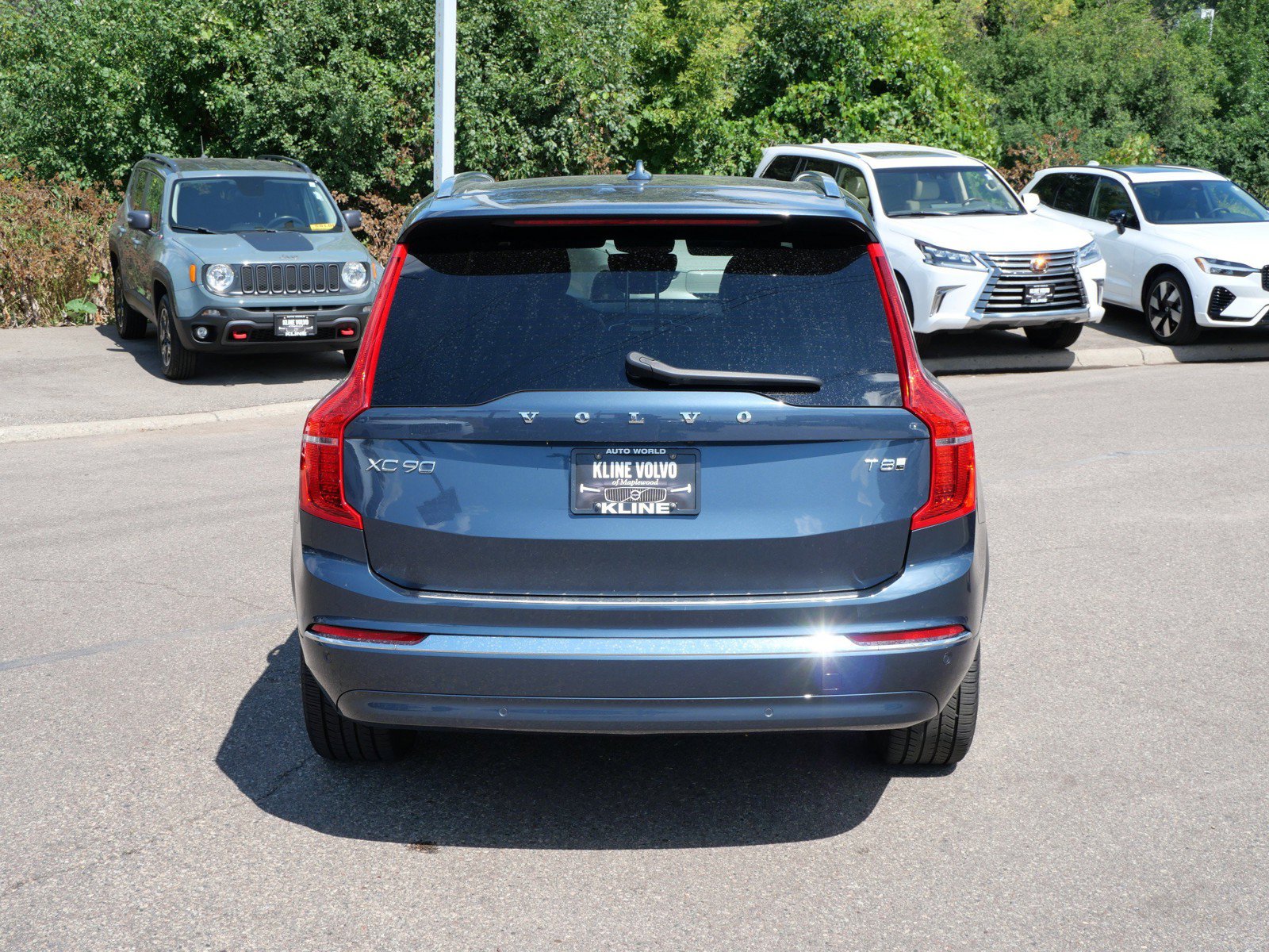 Certified 2025 Volvo XC90 T8 Ultra w/ Protection Package Premier AWD/4WD image 6