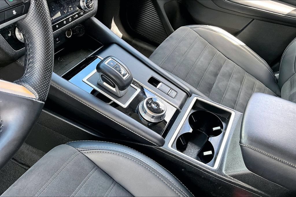 Used 2024 Mitsubishi Outlander SE AWD/4WD image 16