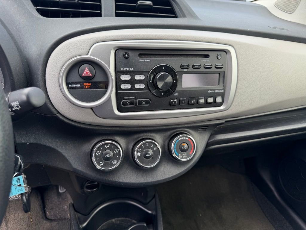 Used 2013 Toyota Yaris LE FWD image 26