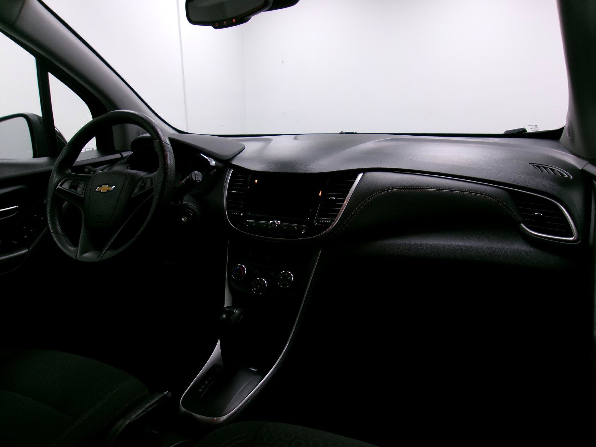 Used 2022 Chevrolet Trax LS w/ Tint and Cruise Package AWD/4WD image 3