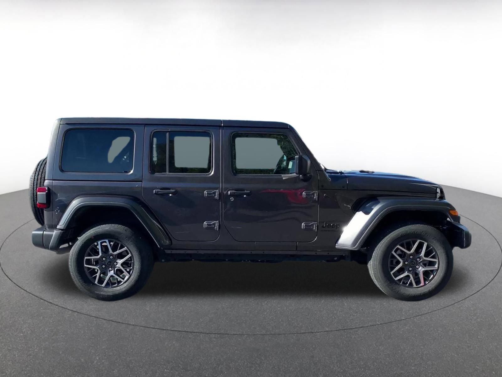 Used 2025 Jeep Wrangler Sahara image 16