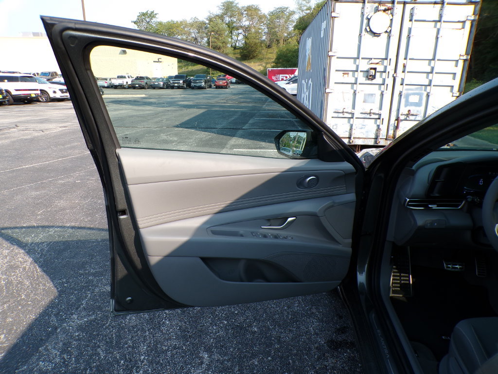 New 2026 Hyundai Elantra SEL Sport Premium FWD image 21