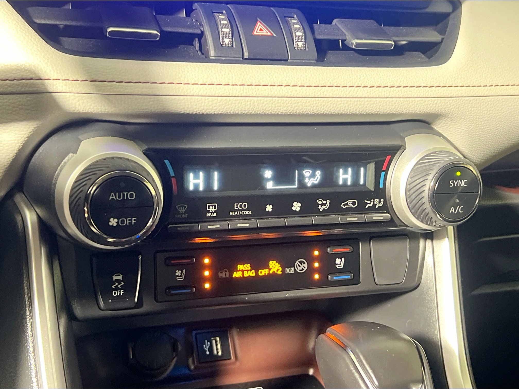 Used 2024 Toyota RAV4 Limited image 27