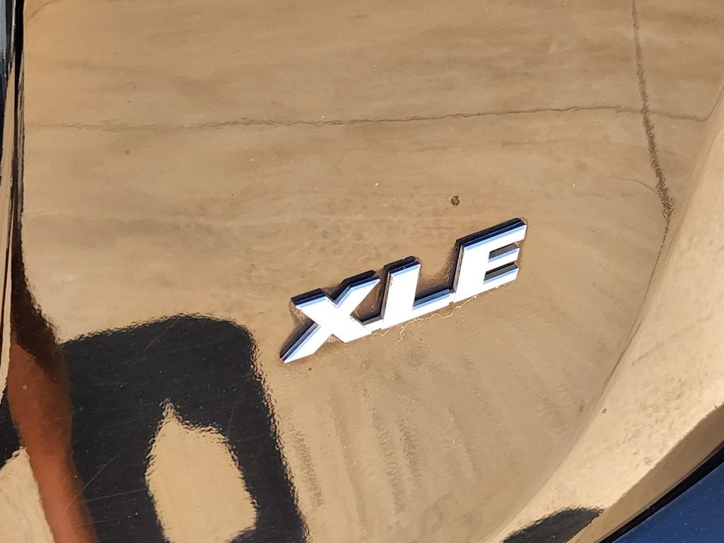 Used 2016 Toyota RAV4 XLE FWD image 9