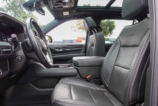 Used 2024 GMC Yukon XL Denali AWD/4WD image 15