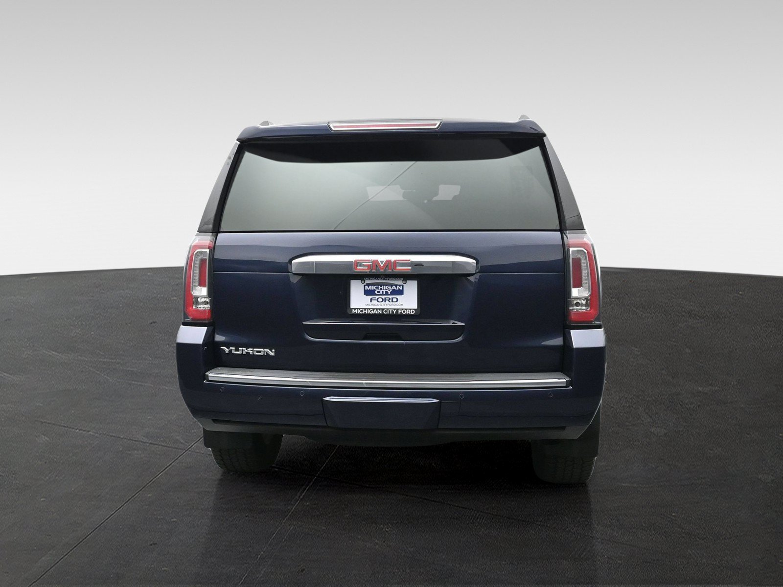 Used 2020 GMC Yukon Denali w/ Open Road Package AWD/4WD image 3