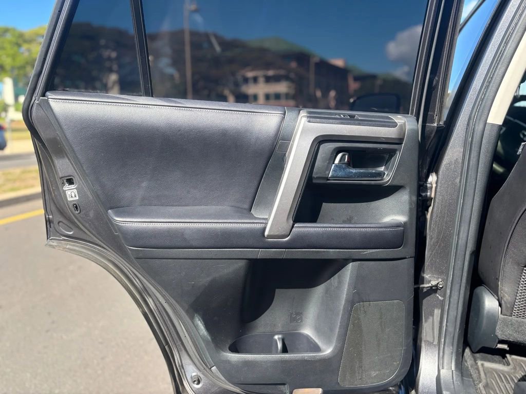 Used 2018 Toyota 4Runner SR5 image 17