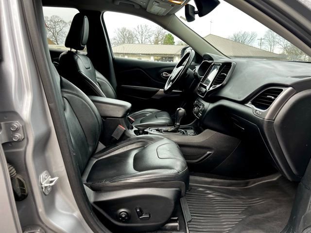 Used 2019 Jeep Cherokee Limited FWD image 22