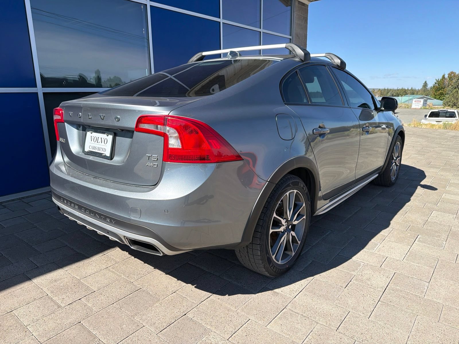 Used 2016 Volvo S60 T5 Cross Country Platinum AWD/4WD image 7