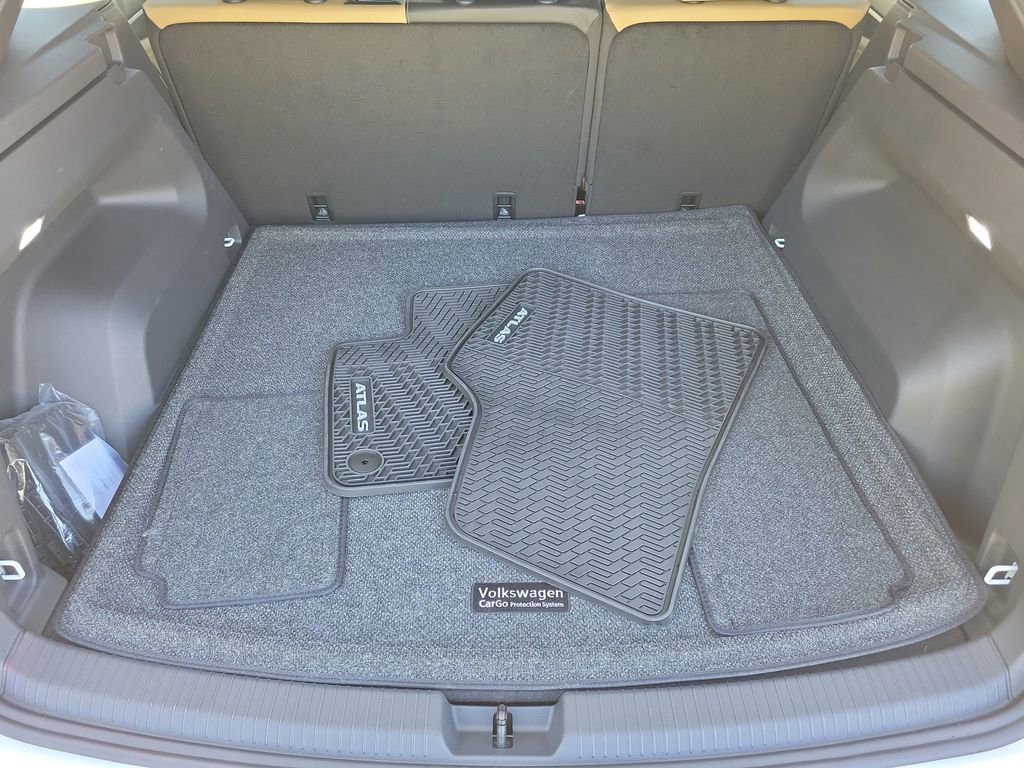 Used 2026 Volkswagen Atlas Cross Sport SE FWD image 8