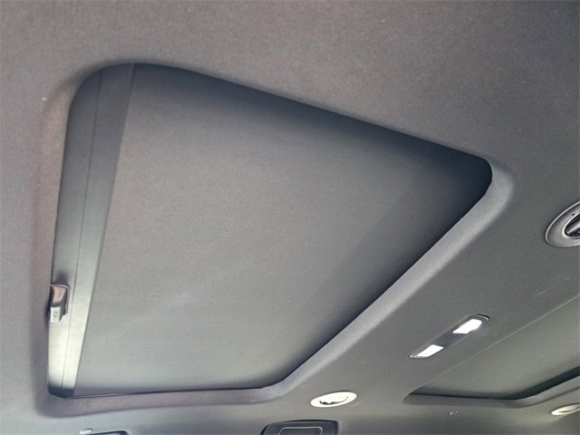 Used 2023 Chevrolet Traverse Premier w/ Redline Edition image 19