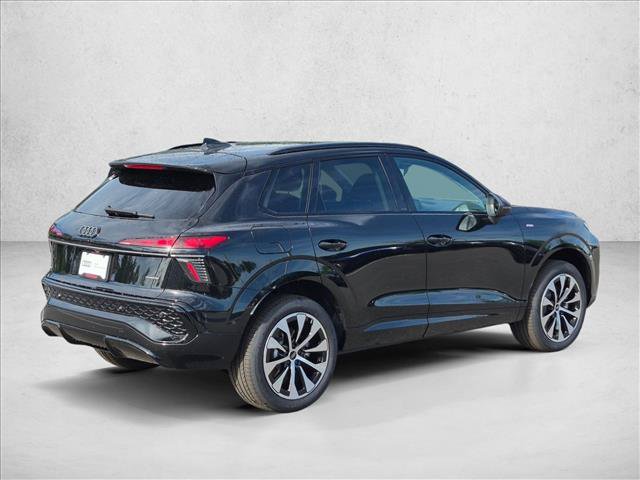 New 2026 Audi Q3 quattro 2.0T AWD/4WD image 2